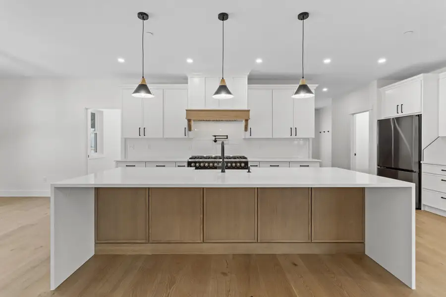 17 Sawmill Lane, New Boston, NH 03070 - Image #3