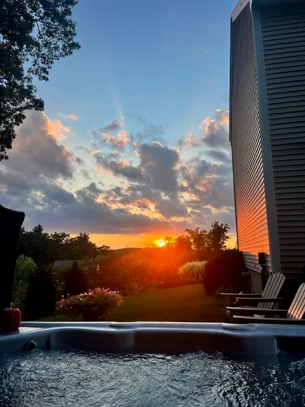 4 Fox Run Road, Raymond, NH 03077