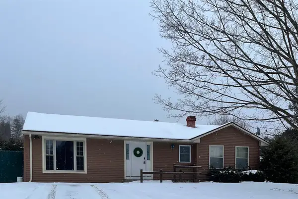 8 Charter Hill Drive, Rutland City, VT 05701