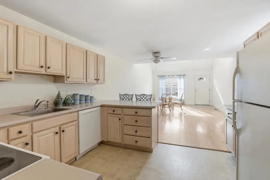 34 Pleasant Street, Windham, NH 03087 - Image #3