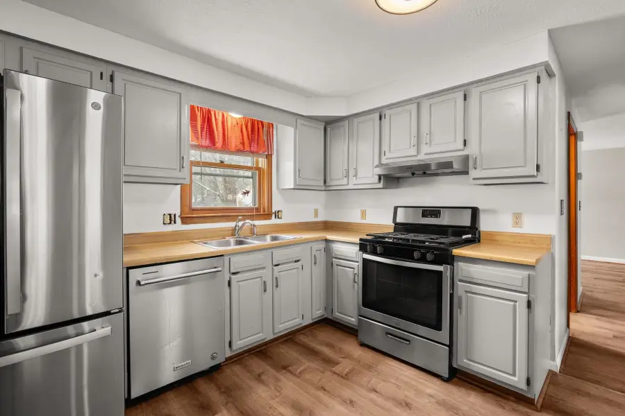 4 Bellflower Circle, Concord, NH 03303 - Image #3