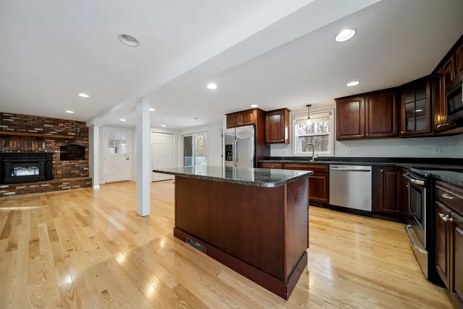 12 Poplar Street, Manchester, NH 03104 - Image #3