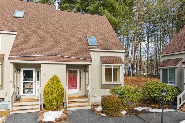 7 Suffolk Court, Bedford, NH 03110