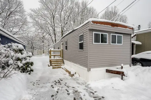 16 Polly Ann MHP Park, Dover, NH 03820