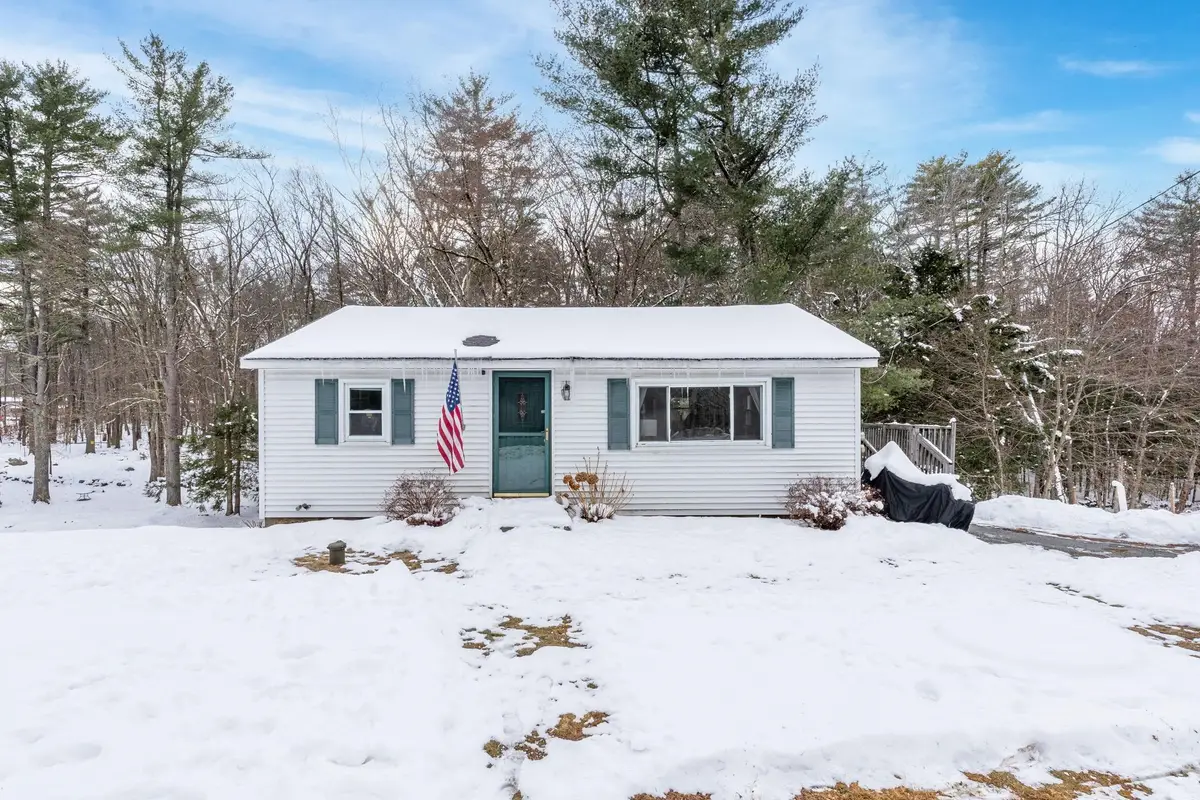 378 Chester Road, Auburn, NH 03032 - Image #1