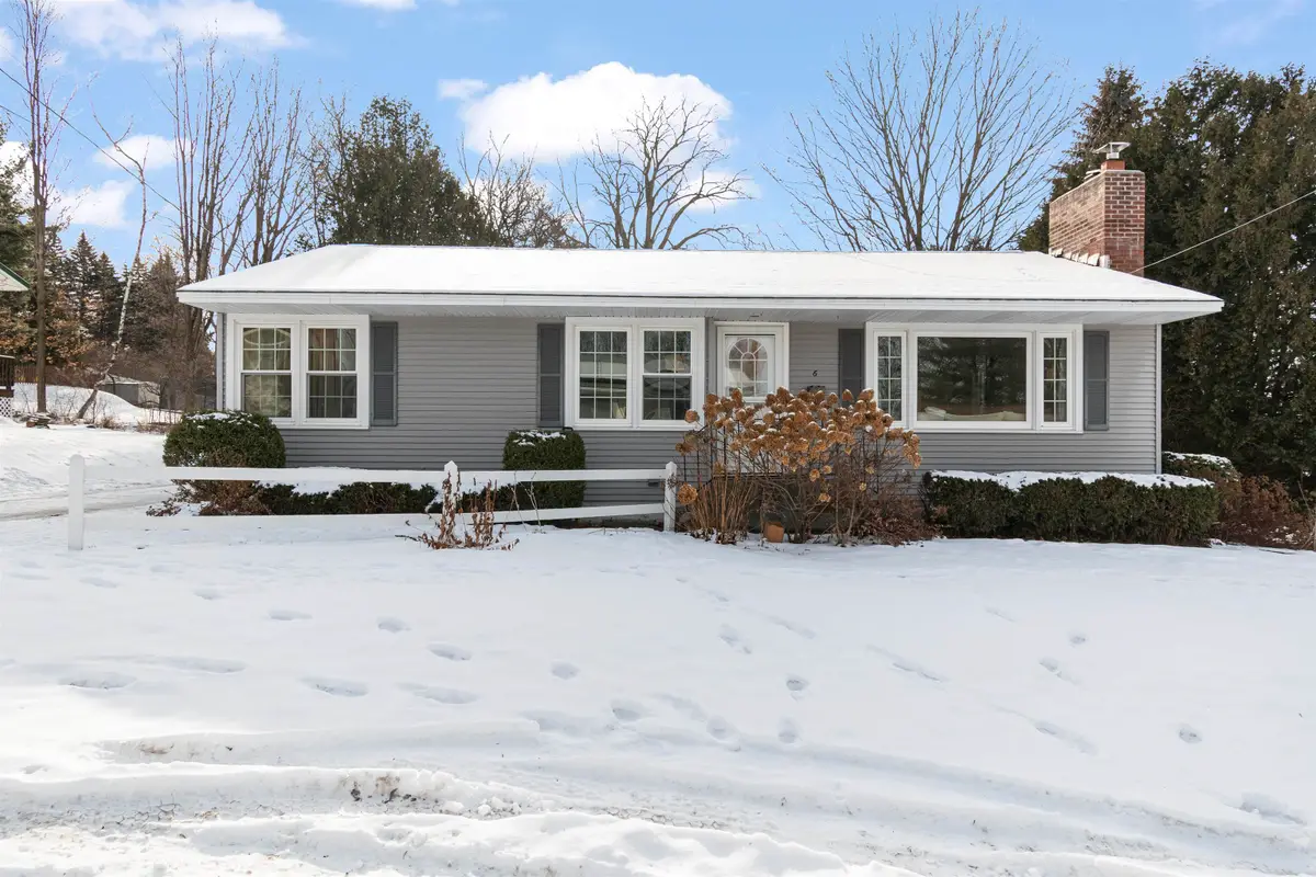 6 Donnelly Court, Saint Albans, VT 05478 - Image #1