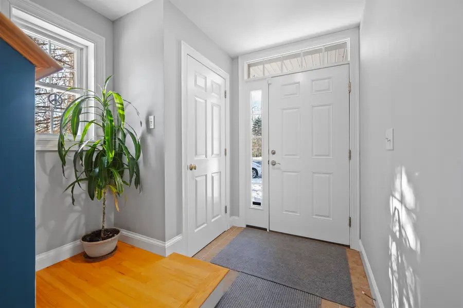 25 Lilac Lane, Newmarket, NH 03857 - Image #2