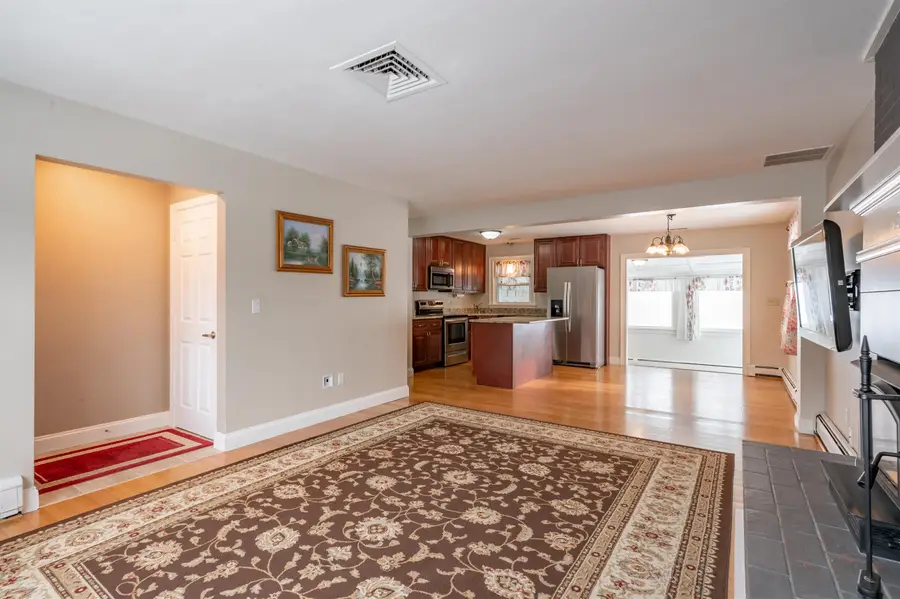 245 Pickering Street, Manchester, NH 03104 - Image #3