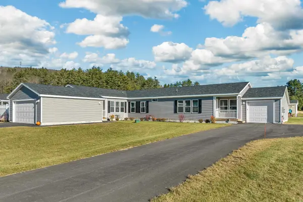 18-B Wildflower Lane #208-97-8-2, Plymouth, NH 03264
