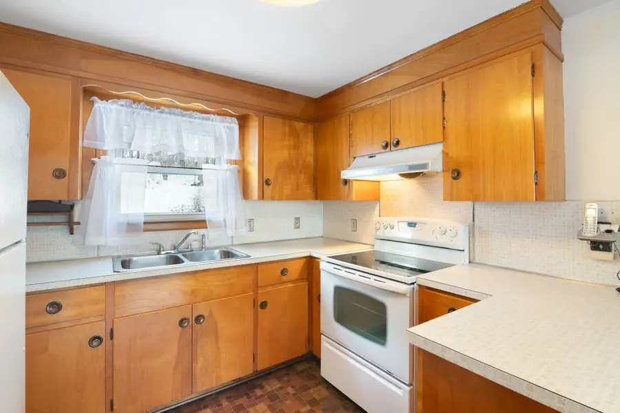 39 Atwood Street, Brattleboro, VT 05301 - Image #2