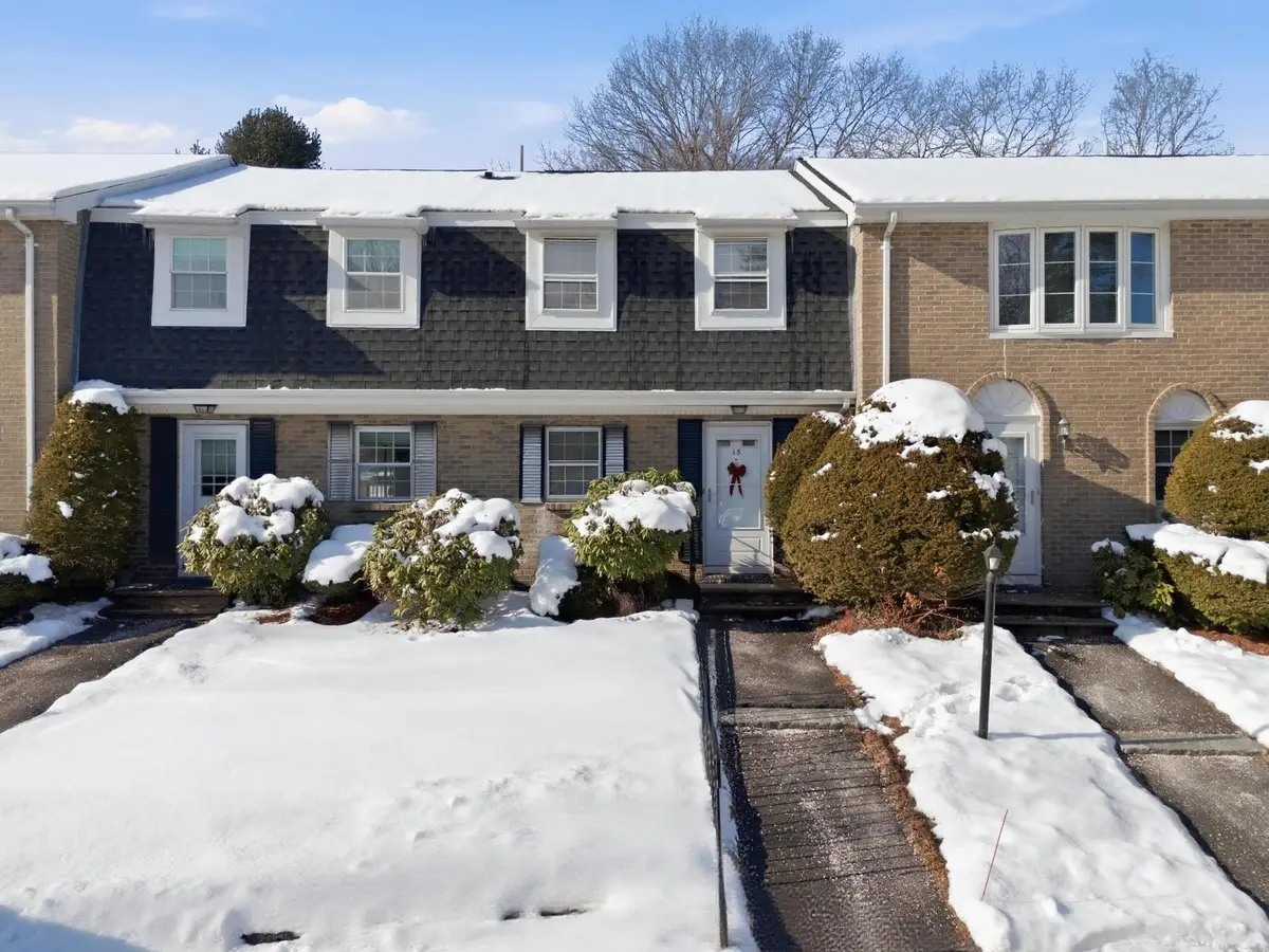 15 Fieldstone Drive, Londonderry, NH 03053 - Image #1