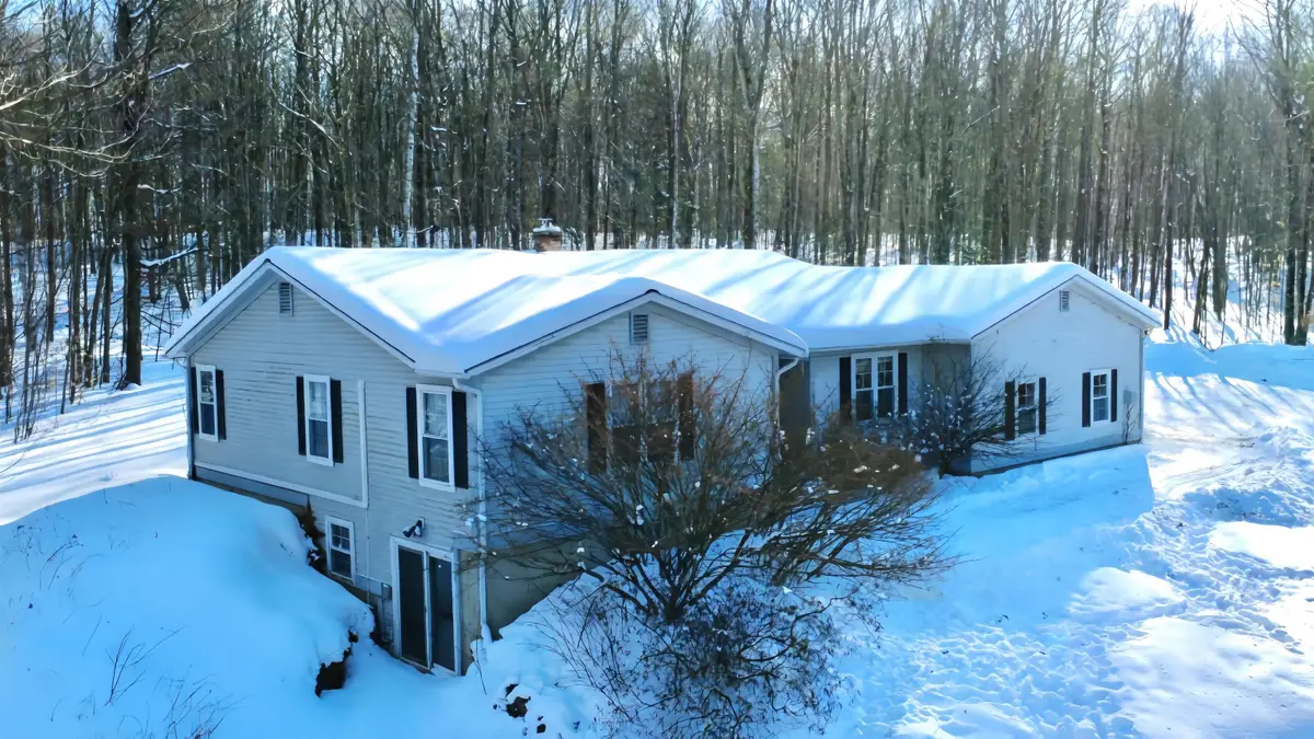 866 Ridge Hill Drive, Derby, VT 05829 - Image #1