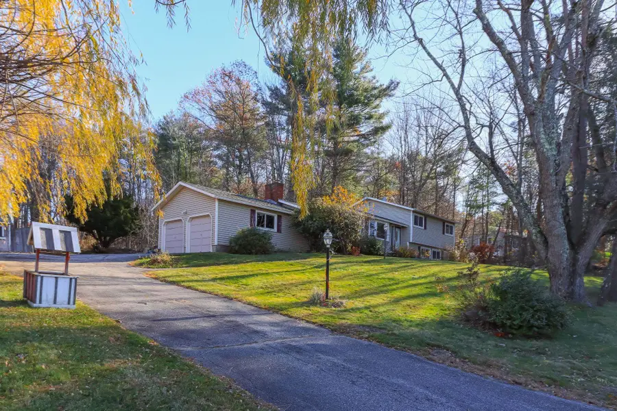 11 Wellesley Drive, Pelham, NH 03076 - Image #3