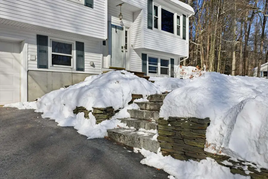 5 Richard Court, Raymond, NH 03077 - Image #2