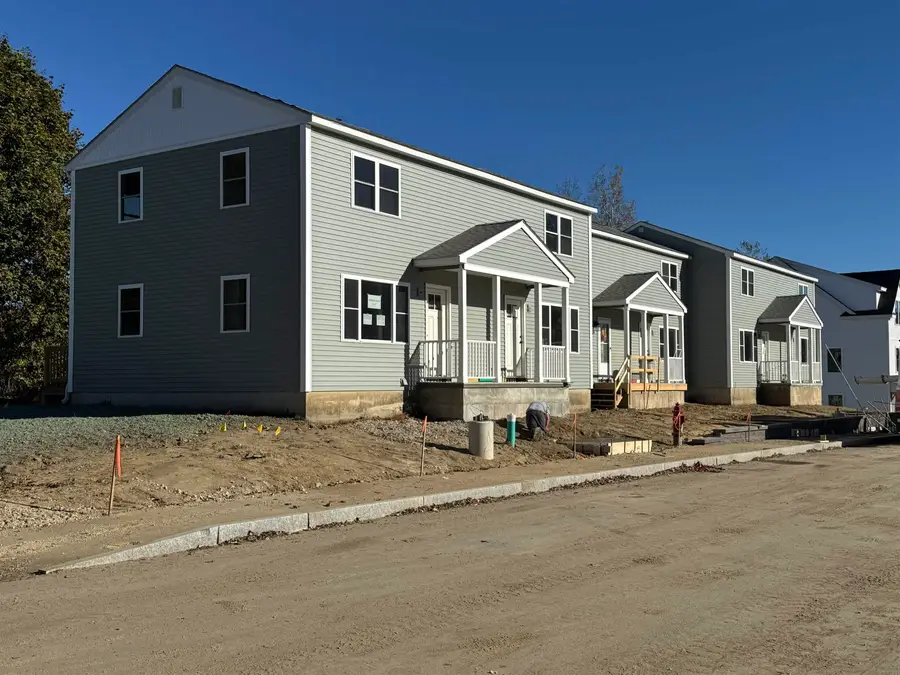 13 Birdie Grove #E, Rochester, NH 03839 - Image #2