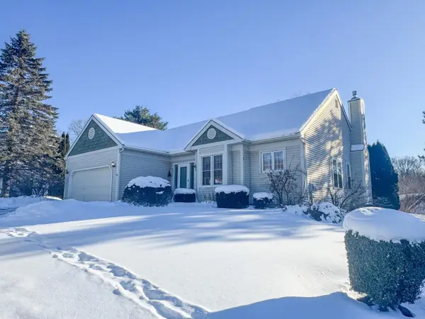 11 Walnut Lane, Essex Junction, VT 05452