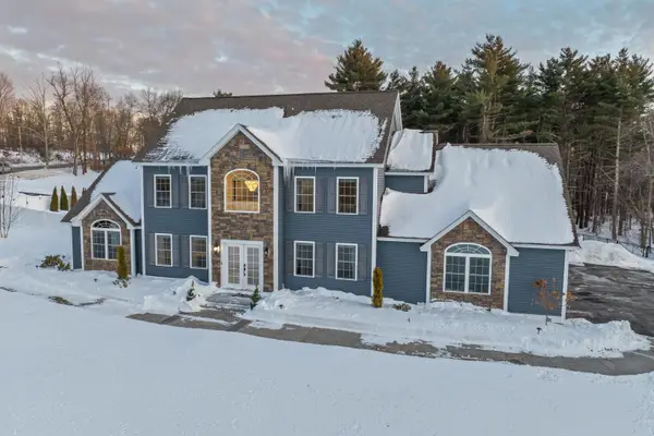 3 Pages Lane, Atkinson, NH 03811