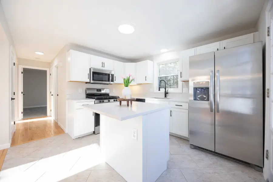 23 Mahogany Drive, Nashua, NH 03062 - Image #2