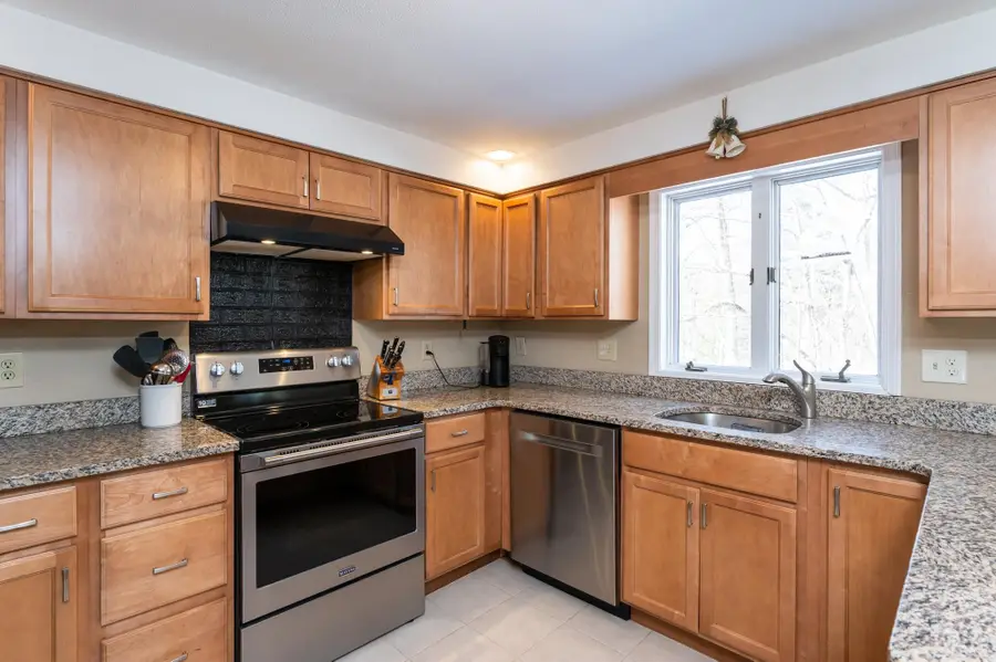 15R Bonnie Lane, Derry, NH 03038 - Image #3