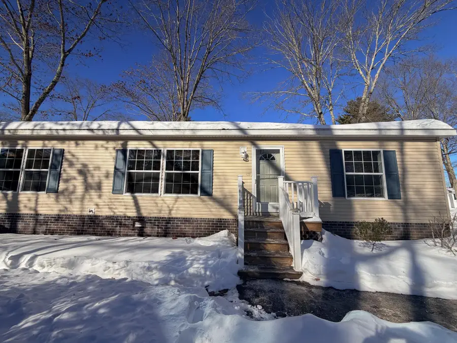 220 Robin Hood Drive, Exeter, NH 03833 - Image #2