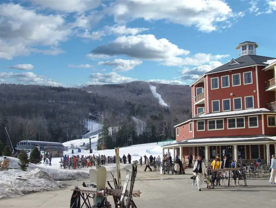 371/373 Qtr. I I I Jackson Gore Inn, Ludlow, VT 05149 - Image #2