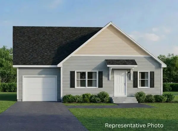 27 Woodland Way #31/4, Plymouth, NH 03264