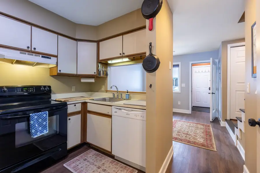 292 Woodhaven Drive #9H, Wilder, VT 05001 - Image #3