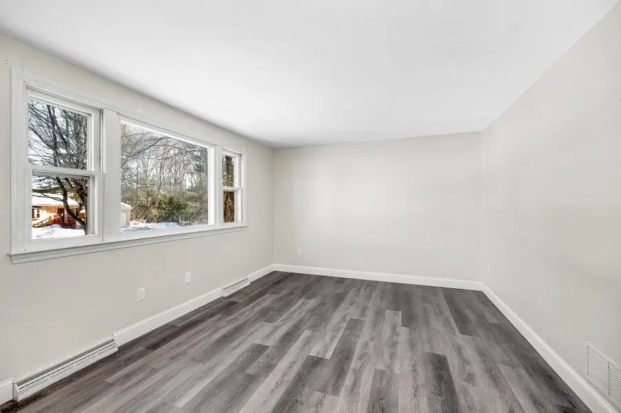 4 Therriault Avenue, Salem, NH 03079 - Image #2