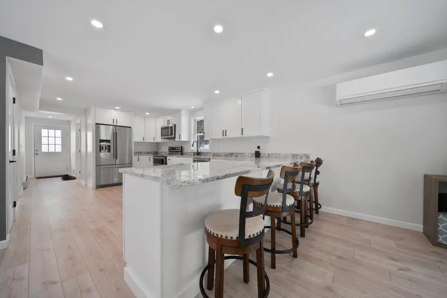 21 Acorn Avenue, Auburn, NH 03032 - Image #2