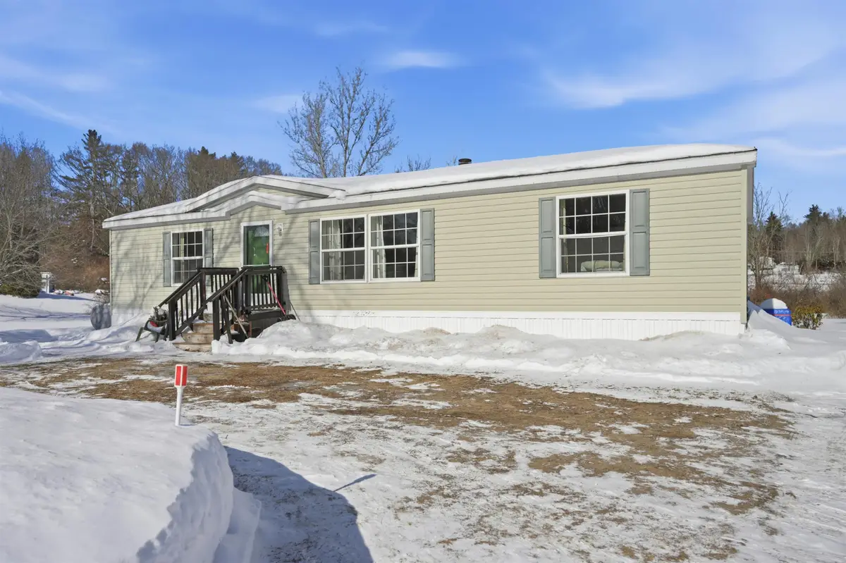 11 Darren Drive, Raymond, NH 03077 - Image #1