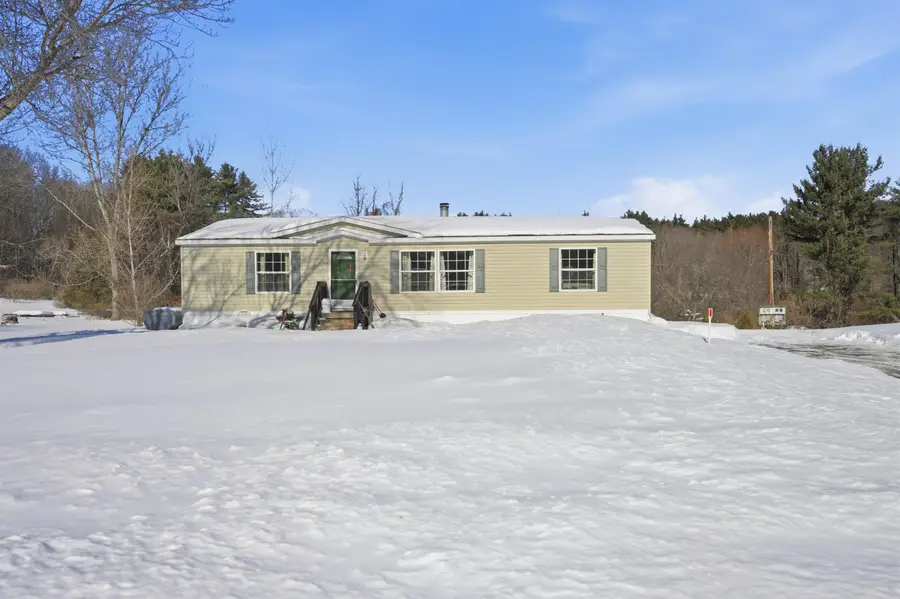 11 Darren Drive, Raymond, NH 03077 - Image #2