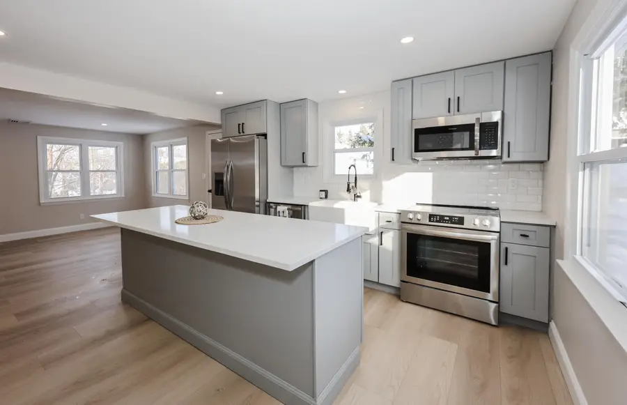 6 Mountain View Street, Nashua, NH 03060 - Image #2