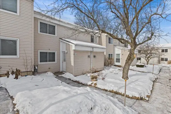 I4 Grandview Drive, South Burlington, VT 05403