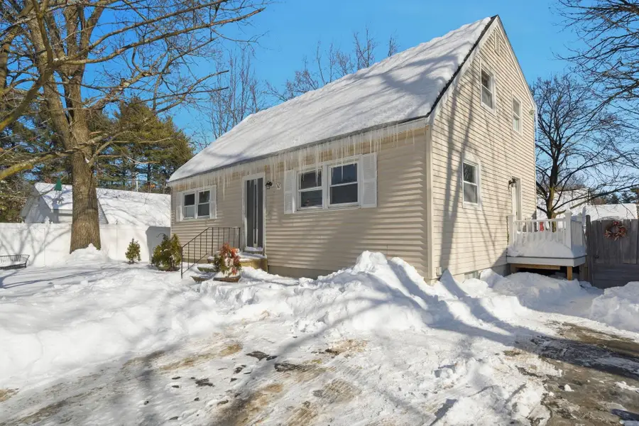 32 Fairview Avenue, Nashua, NH 03060 - Image #2