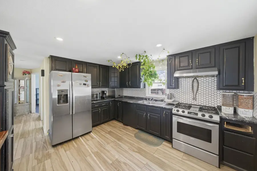 32 Fairview Avenue, Nashua, NH 03060 - Image #3