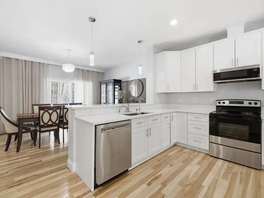 6 Wilshire Lane, Pelham, NH 03076 - Image #2