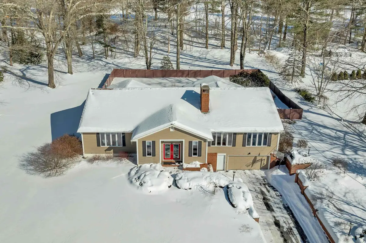 18 Robin Drive, Hudson, NH 03051 - Image #1