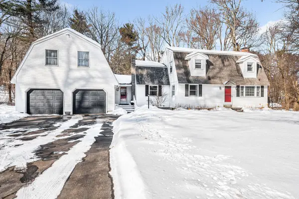 14 Londonderry Road, Windham, NH 03087