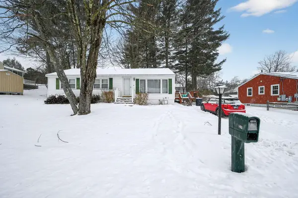 21 Parkhurst Drive, Nashua, NH 03062