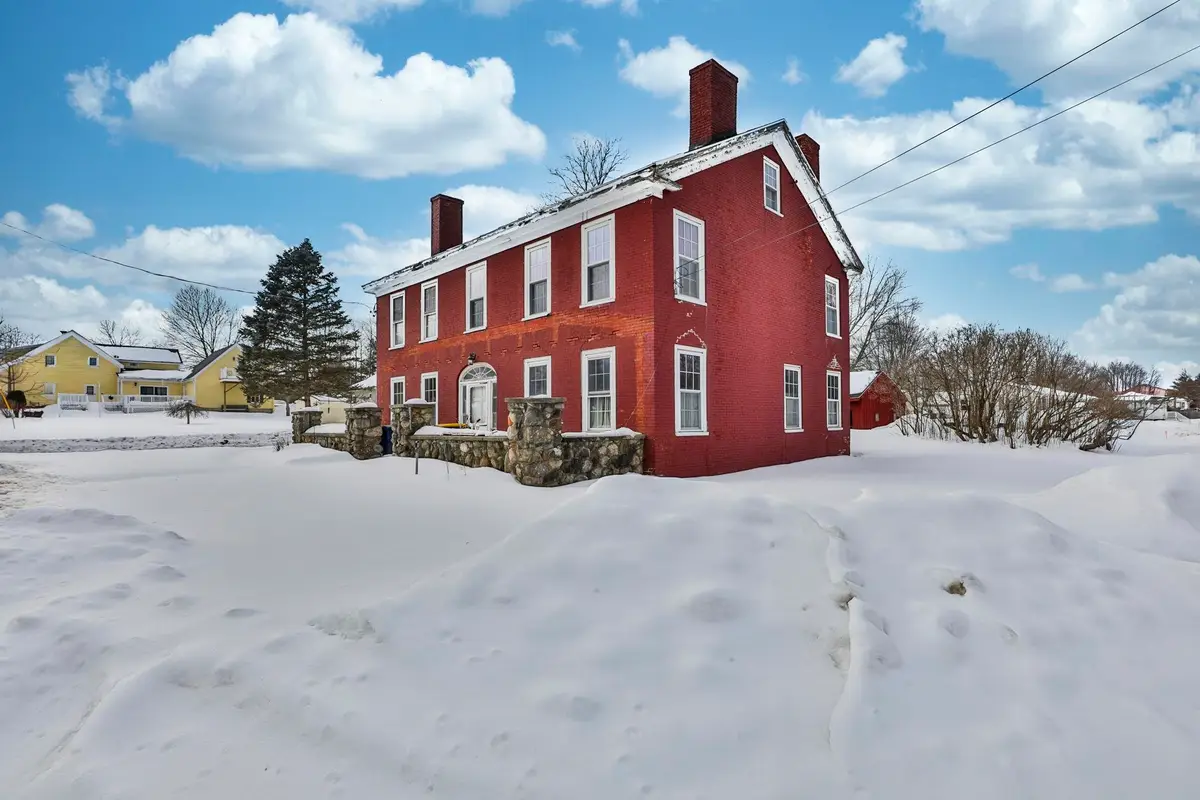 32 Main Street, Plaistow, NH 03865 - #1