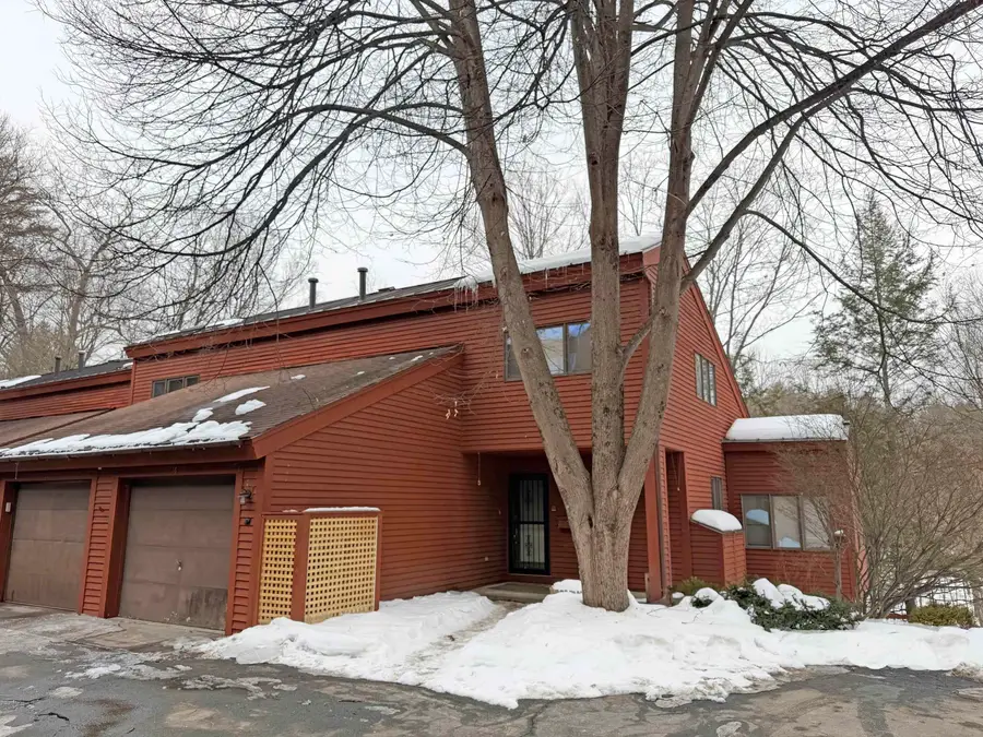 16 Robin Way, Brattleboro, VT 05301 - #2