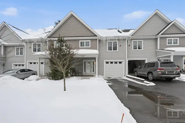 237 Woodview Way, Manchester, NH 03102