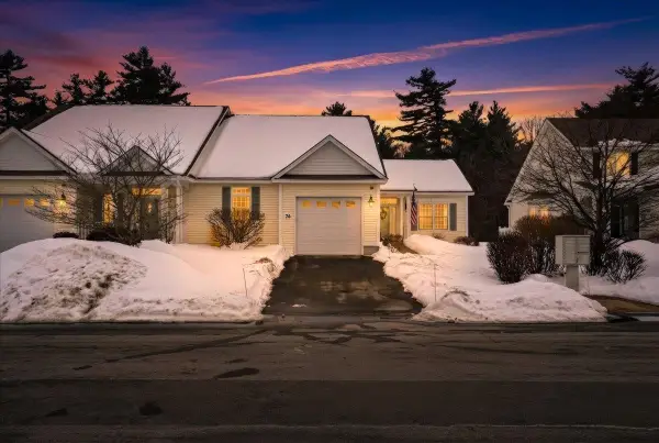 74 Old Stage Road, Litchfield, NH 03052