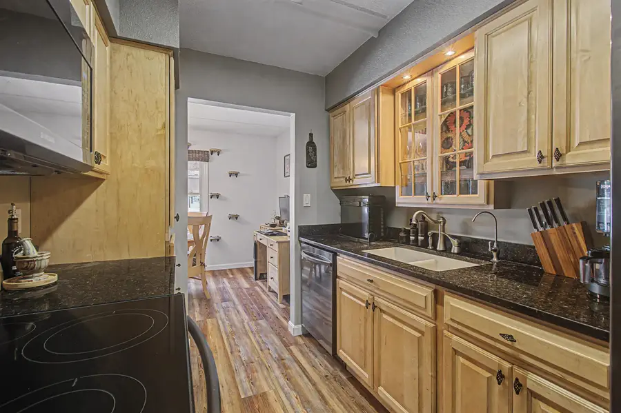 125 Kennedy Drive #10, South Burlington, VT 05403 - #3