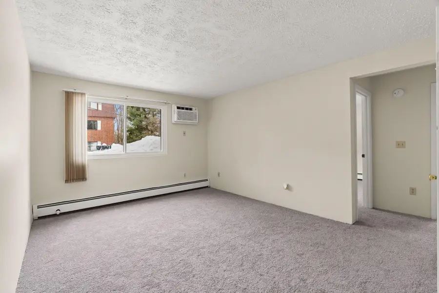 555 Calef Road #1, Manchester, NH 03103 - #2