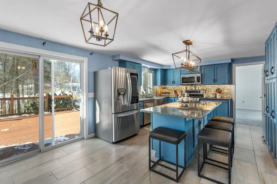 17 Cottage Circle, West Lebanon, NH 03784 - #2