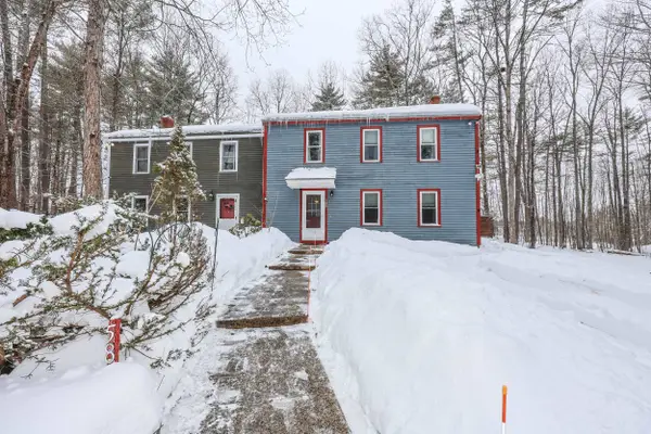 584 Calef Highway, Lee, NH 03861