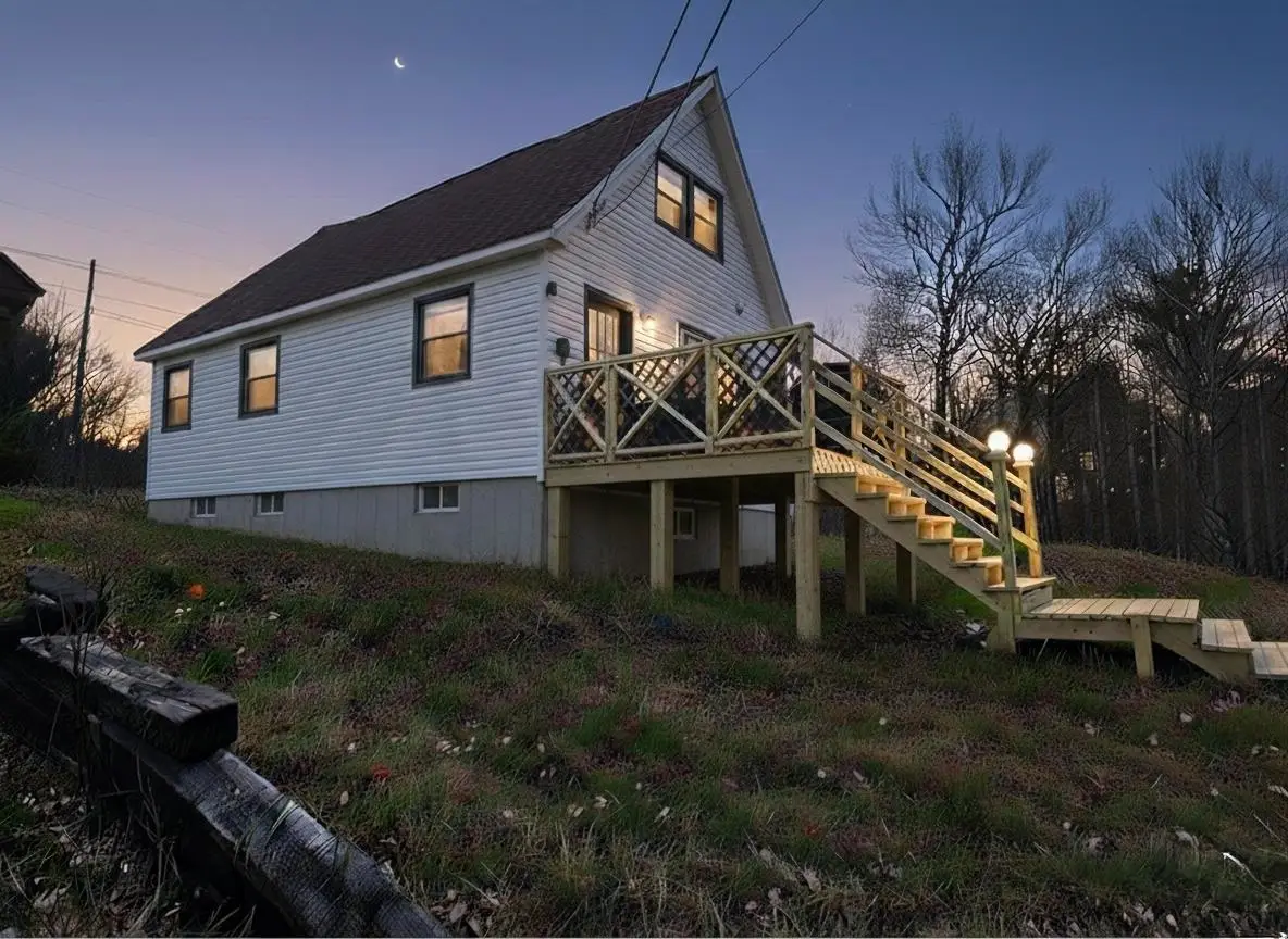 27  A Street, Franklin, NH 03235 - #1