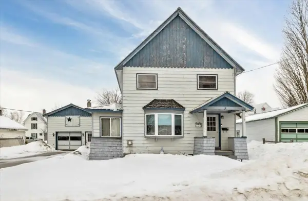 12 Hamilton Place, Richford, VT 05476