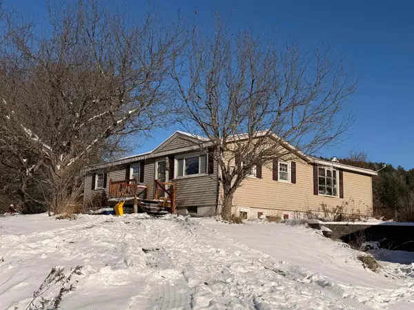 846 New Boston Road, St. Johnsbury, VT 05819